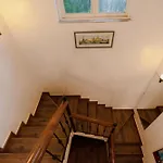 The Bumblebee- Serene 3Bhk Villa- Candolim, Goa By Staymonkey