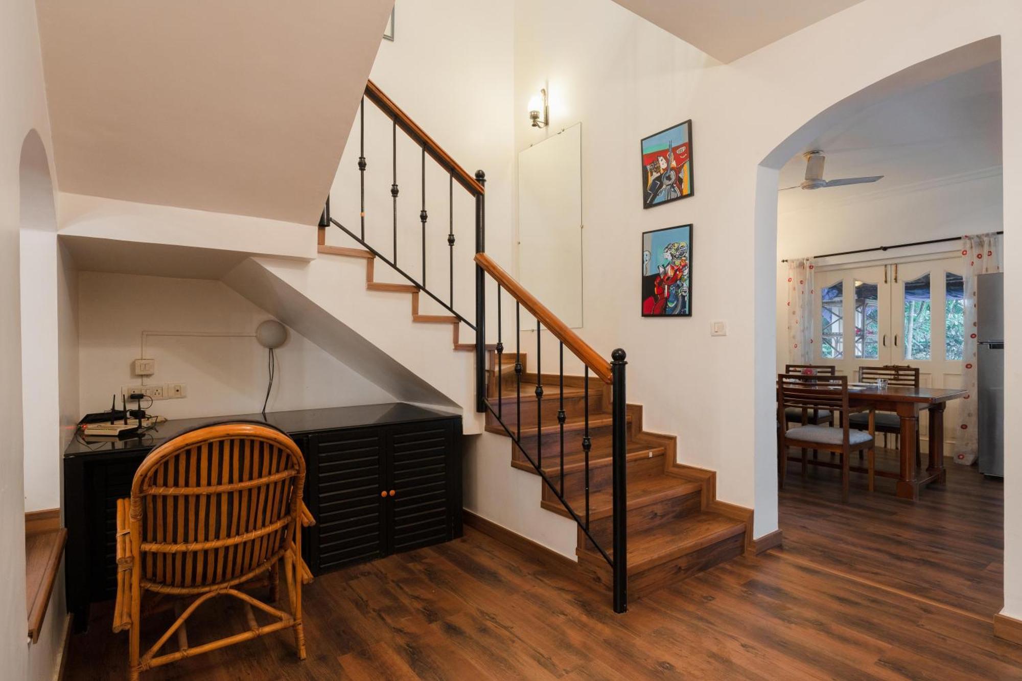 The Bumblebee- Serene 3bhk Villa- Candolim, Goa By Staymonkey Villa