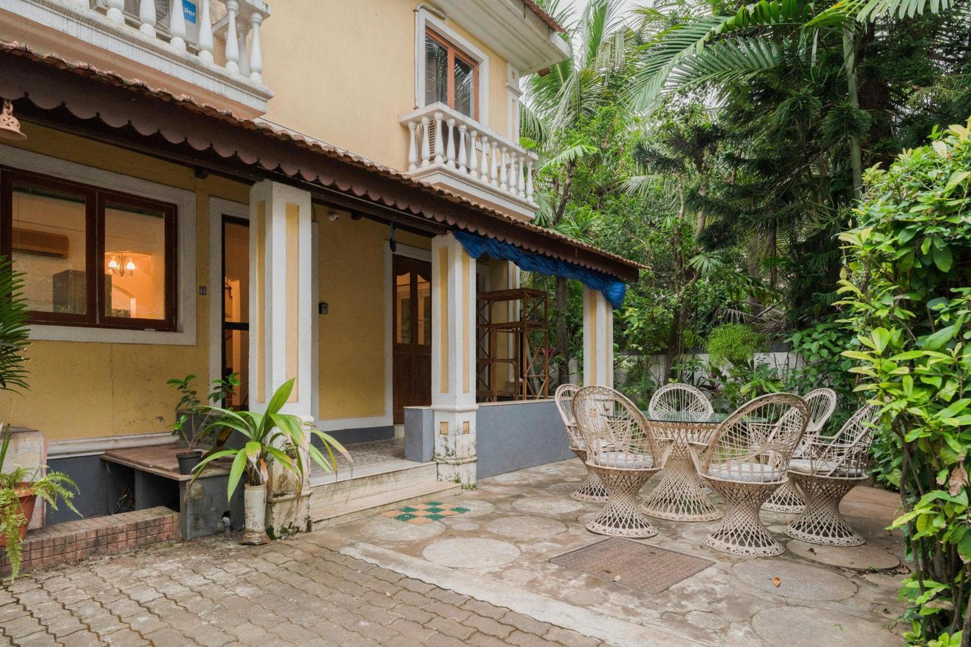 The Bumblebee- Serene 3bhk Villa- Candolim, Goa By Staymonkey Villa *