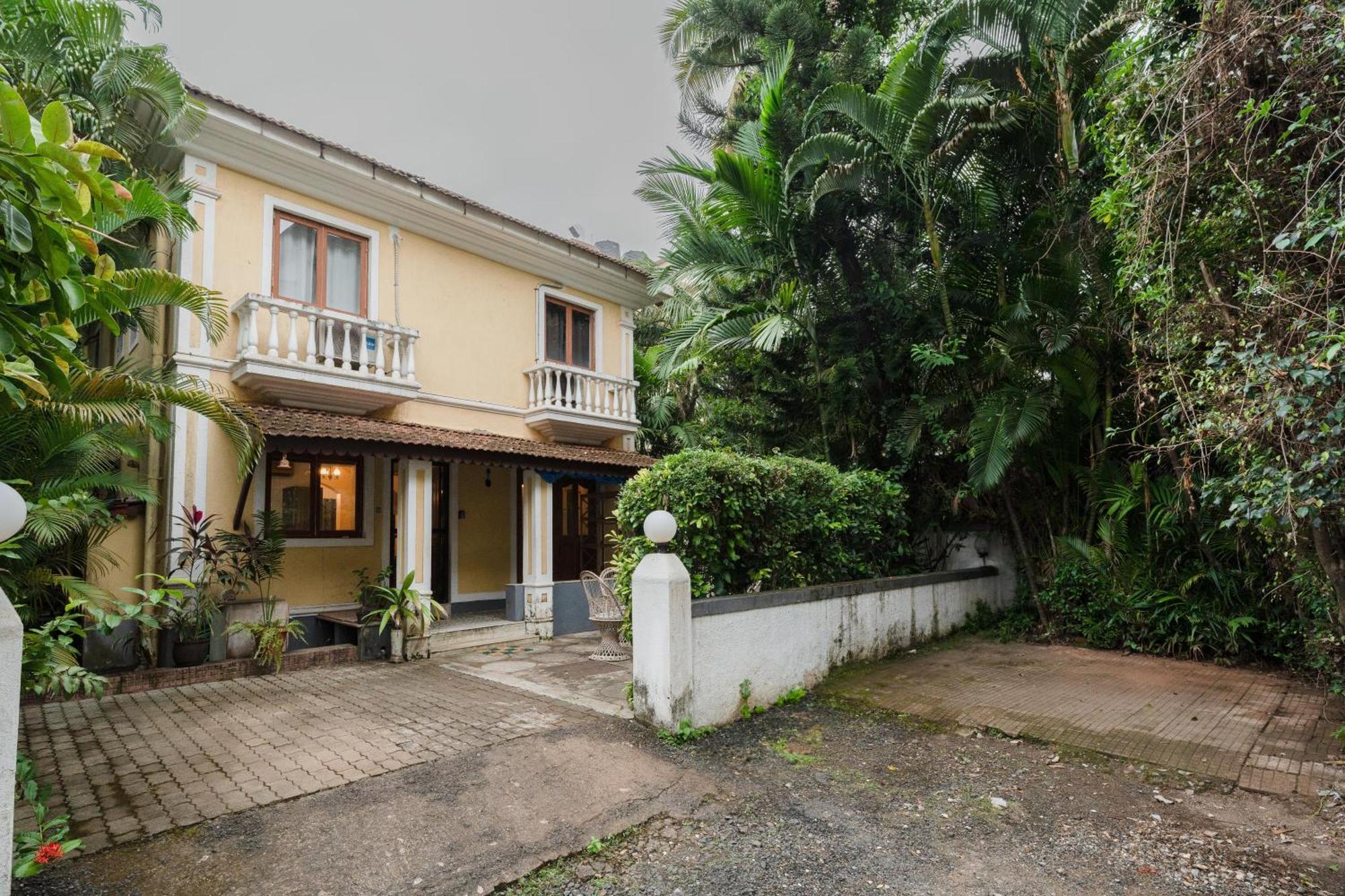 The Bumblebee- Serene 3bhk Villa- Candolim, Goa By Staymonkey *