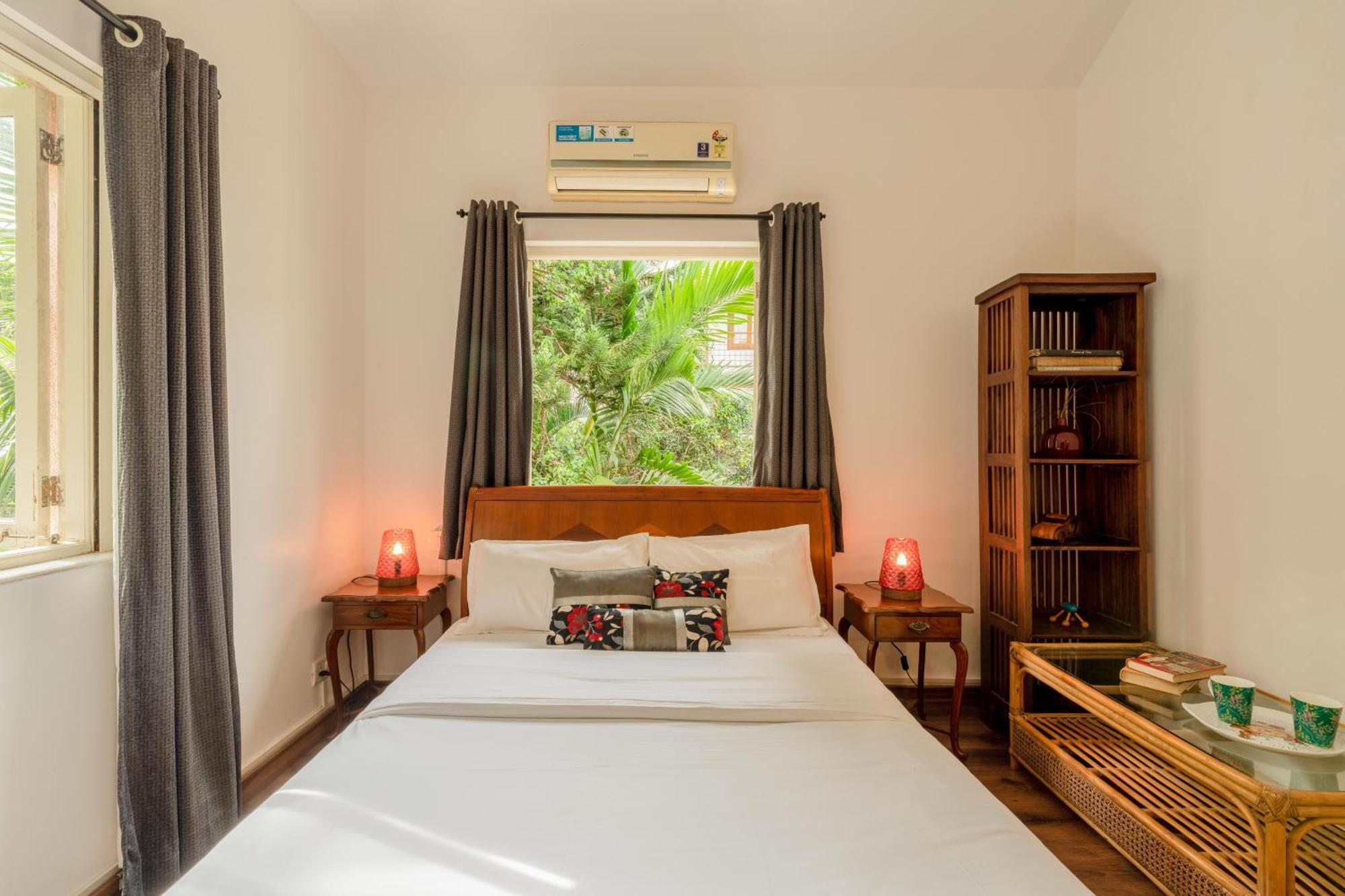 The Bumblebee- Serene 3bhk Villa- Candolim, Goa By Staymonkey Villa