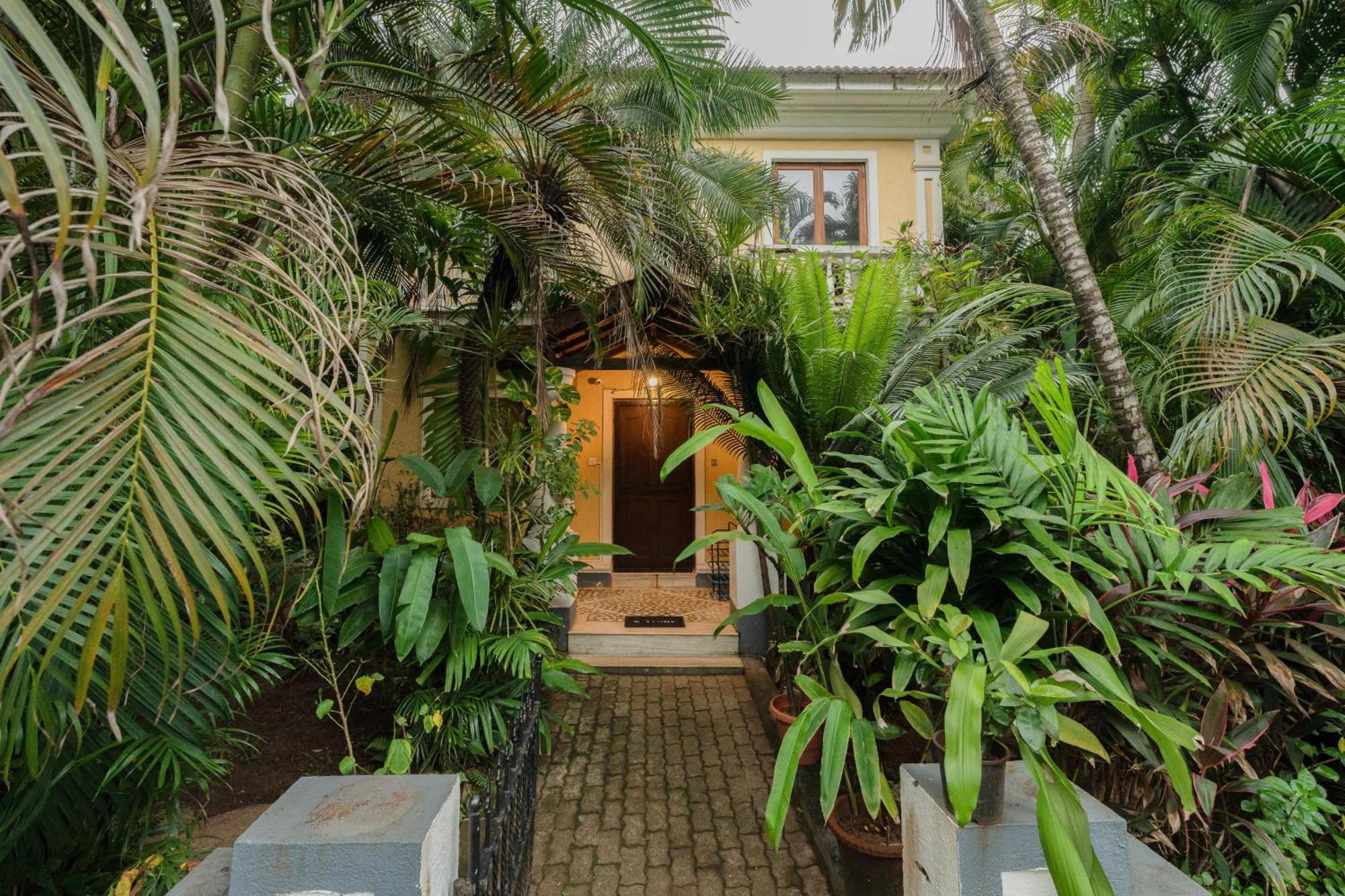 The Bumblebee- Serene 3bhk Villa- Candolim, Goa By Staymonkey Villa Candolim